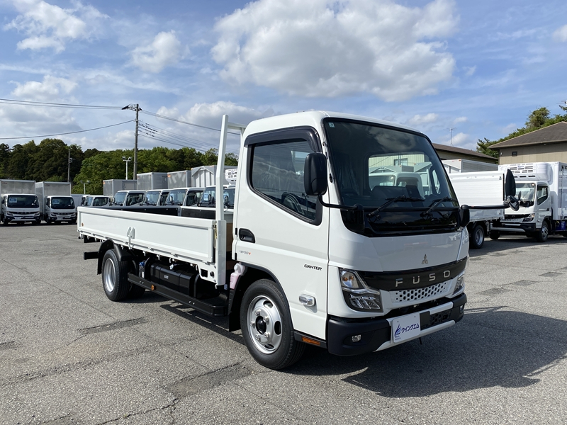 キャンター　標準ロング　全低床　木製　積載3,000kg　DUONIC|中古トラックの販売・買取・査定のアイナビ