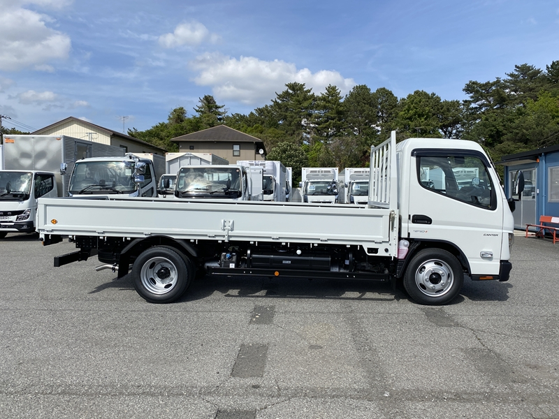 キャンター　標準ロング　全低床　木製　積載3,000kg　DUONIC|中古トラックの販売・買取・査定のアイナビ