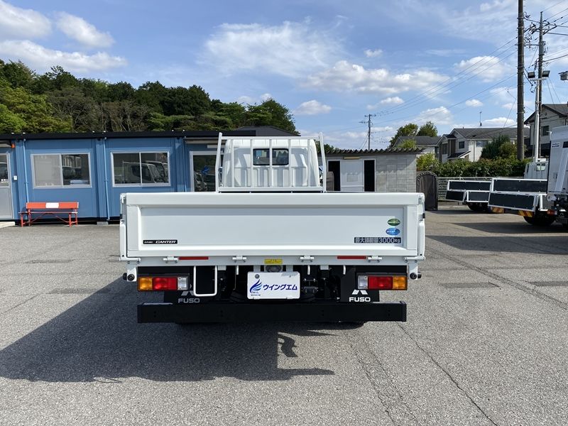 キャンター　標準ロング　全低床　木製　積載3,000kg　DUONIC|中古トラックの販売・買取・査定のアイナビ