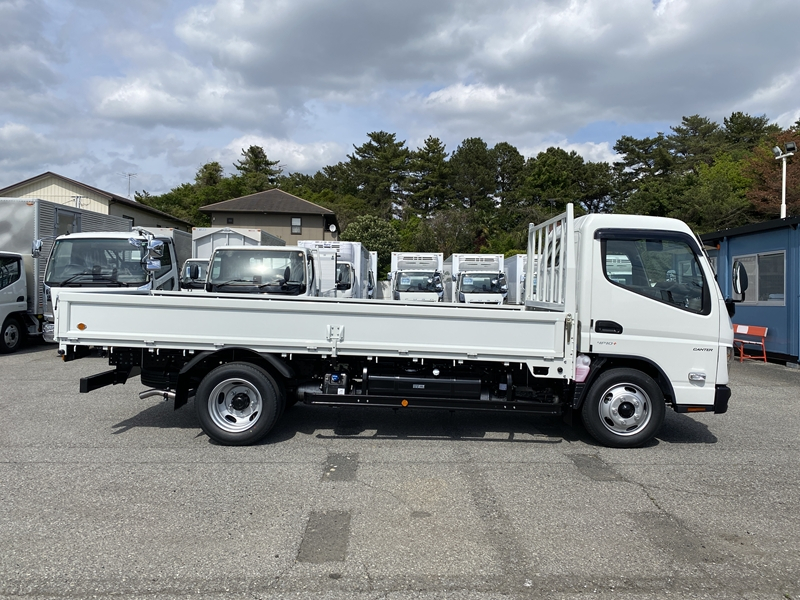 キャンター　標準ロング　全低床　木製　積載3,000kg|中古トラックの販売・買取・査定のアイナビ