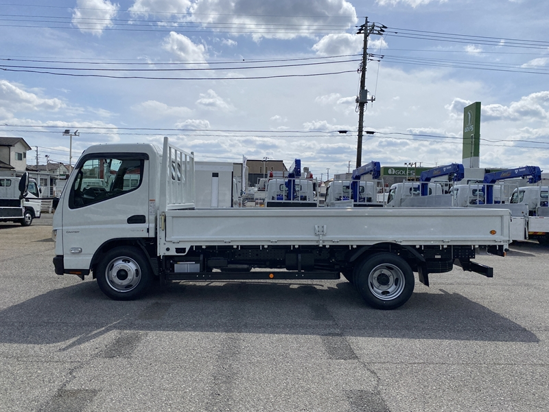 キャンター　標準ロング　全低床　木製　積載3,000kg|中古トラックの販売・買取・査定のアイナビ