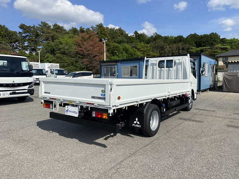 キャンター　標準ロング　全低床　木製　積載2,000kg|中古トラックの販売・買取・査定のアイナビ