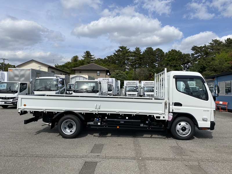 キャンター　標準ロング　全低床　木製　積載2,000kg　DUONIC|中古トラックの販売・買取・査定のアイナビ