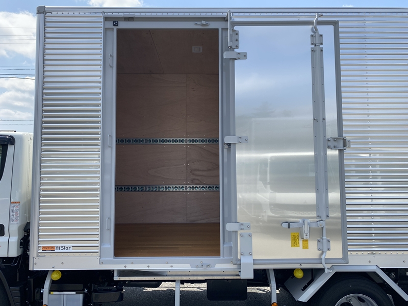キャンター　標準ロング　全低床　ラッシング2段　サイドドア付　積載2,000kg|中古トラックの販売・買取・査定のアイナビ