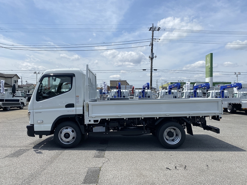 キャンター　セミロング　全低床　木製　積載4,900kg　DUONIC|中古トラックの販売・買取・査定のアイナビ