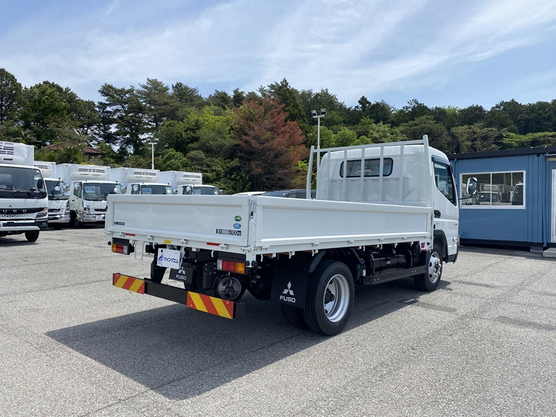 キャンター　セミロング　全低床　木製　積載4,900kg　DUONIC|中古トラックの販売・買取・査定のアイナビ
