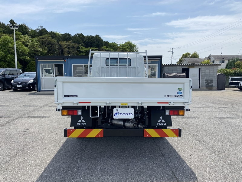キャンター　セミロング　全低床　木製　積載4,900kg　DUONIC|中古トラックの販売・買取・査定のアイナビ