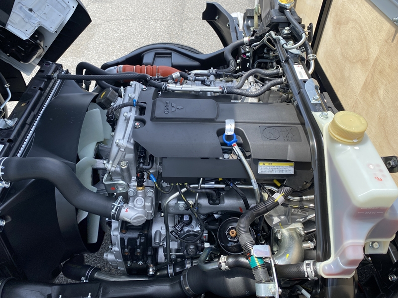 キャンター　セミロング　全低床　木製　積載4,900kg　DUONIC|中古トラックの販売・買取・査定のアイナビ