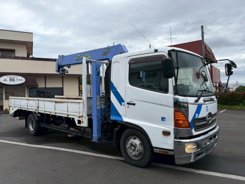 セルフ5段クレーンラジコン付2.93t吊5500ボディ2.65t積載|中古トラックの販売・買取・査定のアイナビ