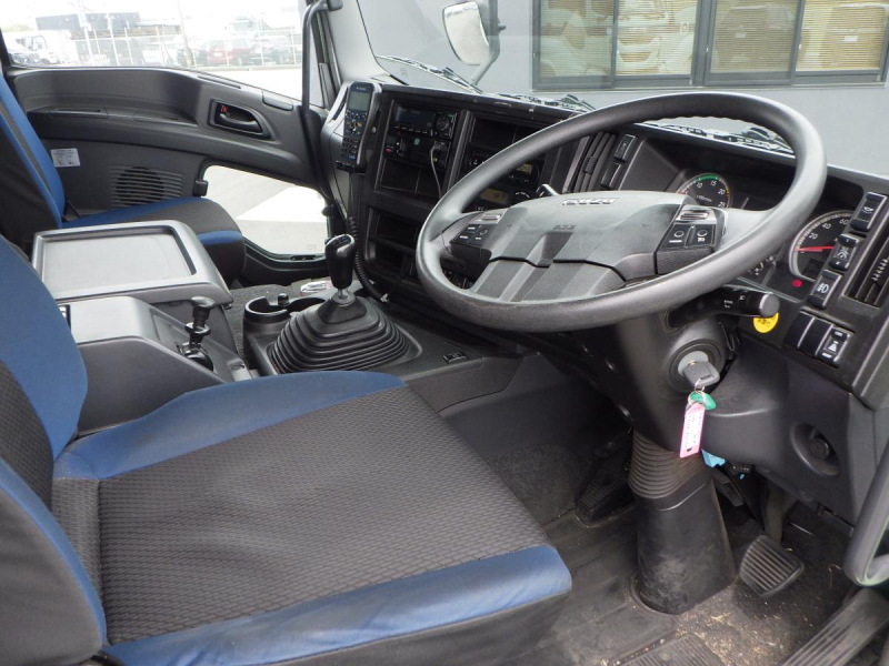 4軸低床　ショートキャブ　10mボデー　ボデー内高2,640|中古トラックの販売・買取・査定のアイナビ