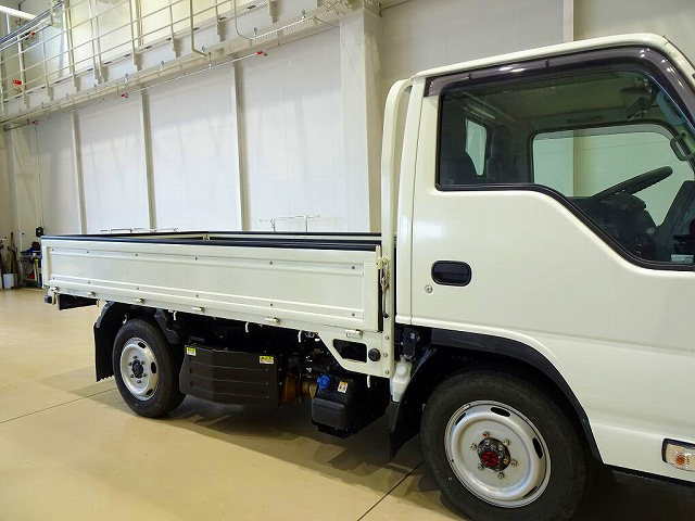 アトラス1.55t4WDFSLSタイヤ平ボデー|中古トラックの販売・買取・査定のアイナビ