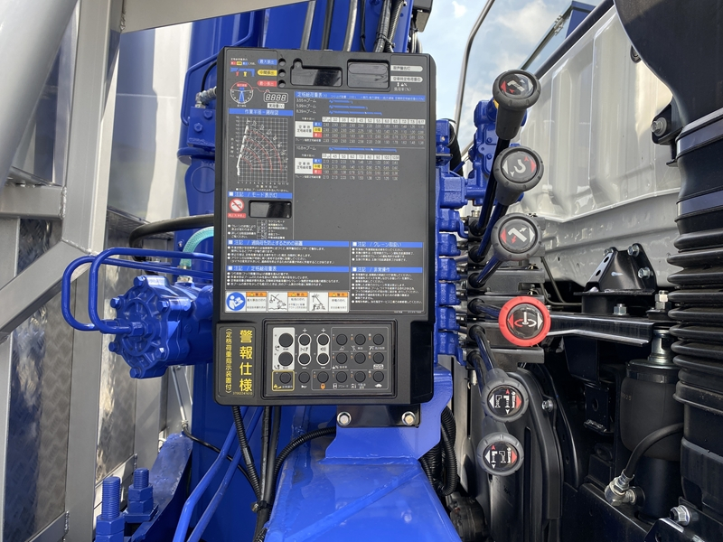 スーパーグレート　25ｔ仕様　4軸低床　アルミブロック5方開　タダノ4段　いそのボデー　積載12,400kg　シフトパイロット|中古トラックの販売・買取・査定のアイナビ
