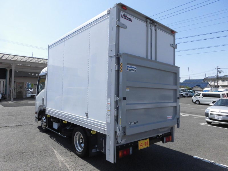 令和3年エルフ1.75T　PG付パネルバン　準中型免許〇|中古トラックの販売・買取・査定のアイナビ