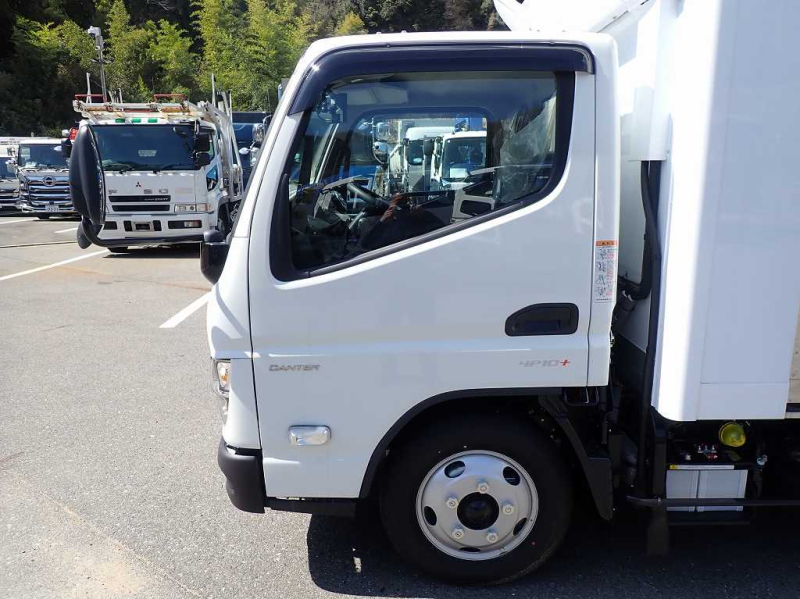 東プレ 積載2t 10尺 低温 床ステンレス AT車 150PS|中古トラックの販売・買取・査定のアイナビ