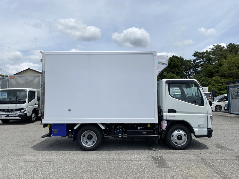 キャンター　標準10尺　-30℃設定　スタンバイ　サイドドア付　ラッシング1段　積載2,000㎏　DUONIC|中古トラックの販売・買取・査定のアイナビ