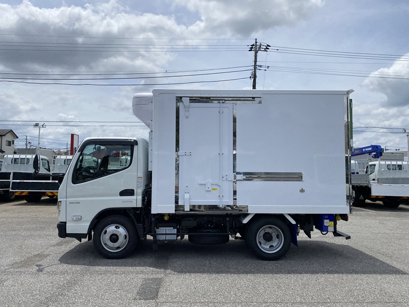キャンター　標準10尺　-30℃設定　スタンバイ　サイドドア付　ラッシング1段　積載2,000㎏　DUONIC|中古トラックの販売・買取・査定のアイナビ