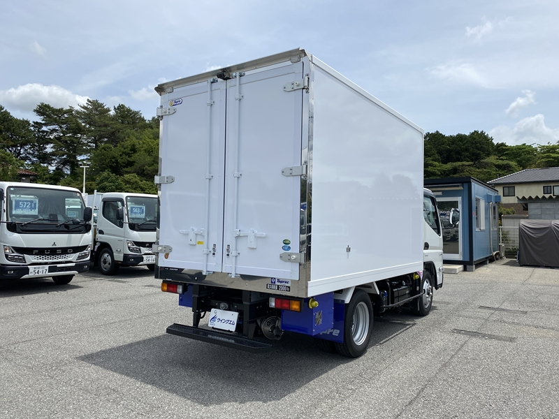 キャンター　標準10尺　-30℃設定　スタンバイ　サイドドア付　ラッシング1段　積載2,000㎏　DUONIC|中古トラックの販売・買取・査定のアイナビ