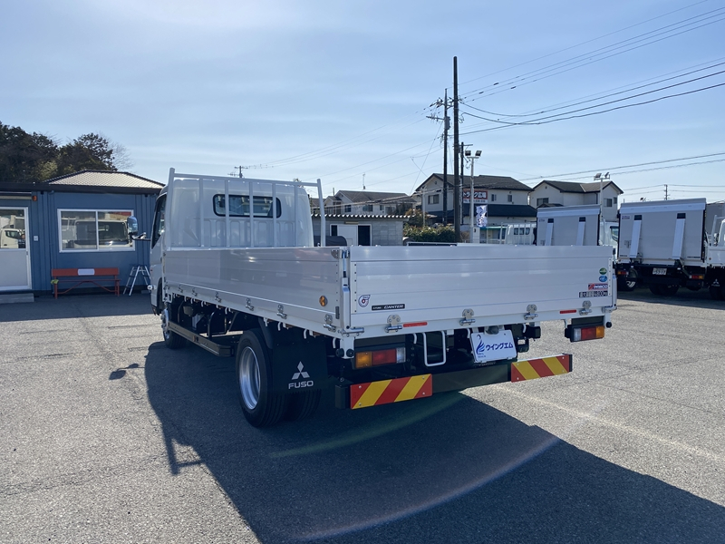 キャンター　ワイドロング　全低床　アルミブロック　積載4,800kg|中古トラックの販売・買取・査定のアイナビ