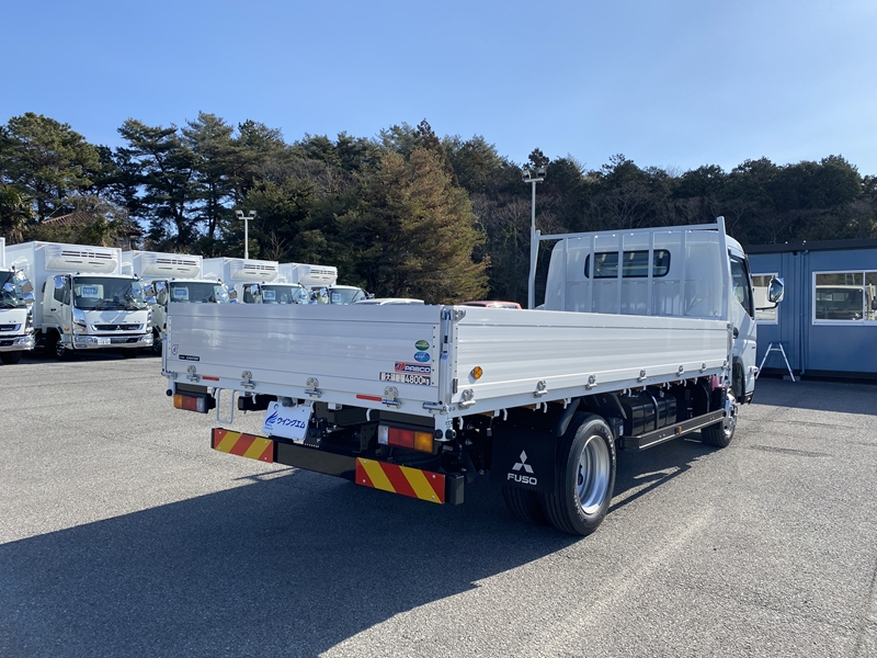 キャンター　ワイドロング　全低床　アルミブロック　積載4,800kg|中古トラックの販売・買取・査定のアイナビ