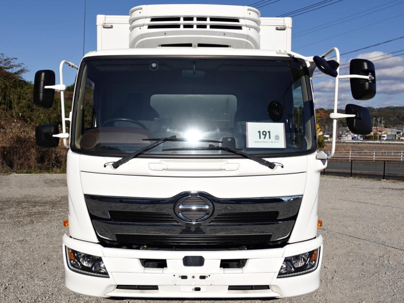 ワイド低温冷蔵冷凍パワーゲート積載3t|中古トラックの販売・買取・査定のアイナビ