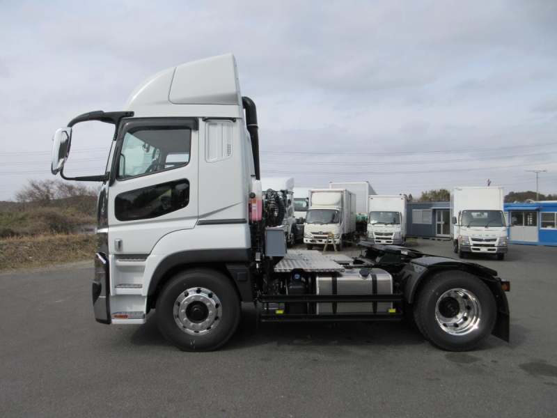 トラクタ　デフロック　スーパーハイルーフ　第五輪11500kg|中古トラックの販売・買取・査定のアイナビ