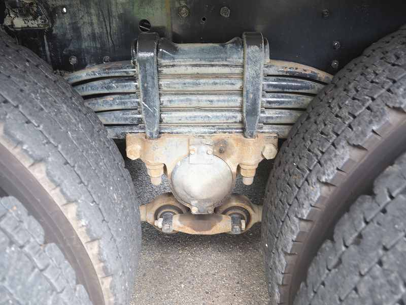 ギガ2デフ新明和8.7立米ミキサー車電動スランプガード|中古トラックの販売・買取・査定のアイナビ