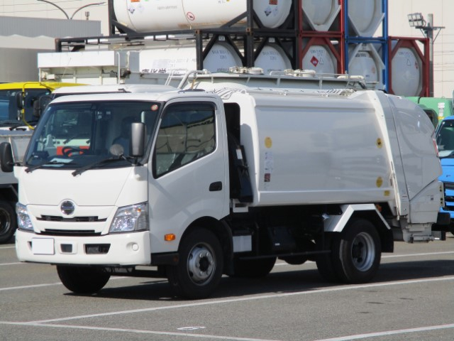 R5　日野デュトロ　プレス式塵芥車5.9立米|中古トラックの販売・買取・査定のアイナビ