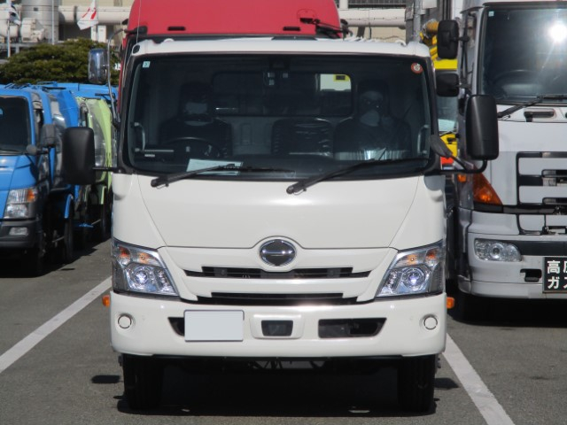 R5　日野デュトロ　プレス式塵芥車5.9立米|中古トラックの販売・買取・査定のアイナビ