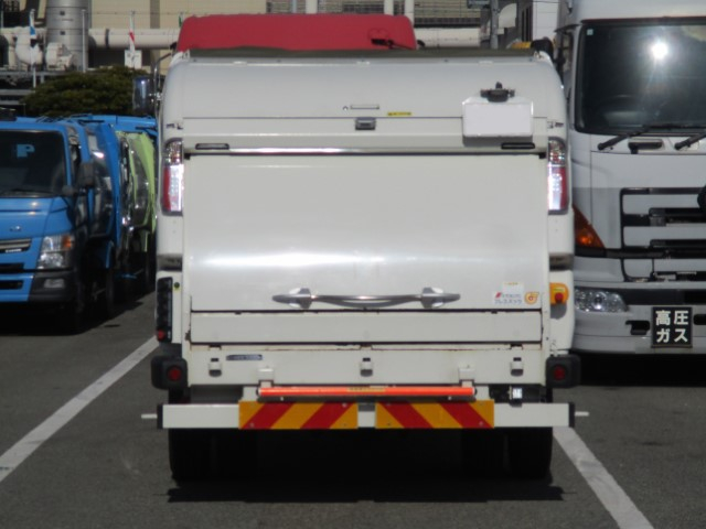R5　日野デュトロ　プレス式塵芥車5.9立米|中古トラックの販売・買取・査定のアイナビ