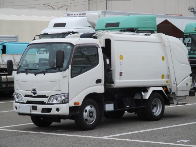 R5　日野デュトロ　プレス式塵芥車4.3立米|中古トラックの販売・買取・査定のアイナビ
