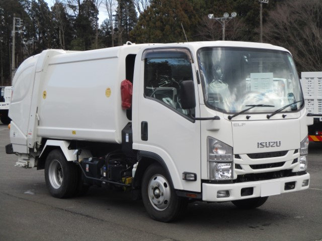 R3 いすゞエルフ プレス式塵芥車4.3立米|中古トラックの販売・買取・査定のアイナビ