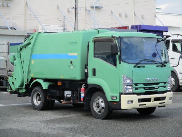 H29 いすゞフォワード 巻込み式塵芥車8.0立米|中古トラックの販売・買取・査定のアイナビ