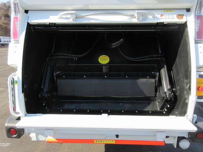 R7三菱キャンター3トンプレス式塵芥車5.3立米 *未使用車|中古トラックの販売・買取・査定のアイナビ