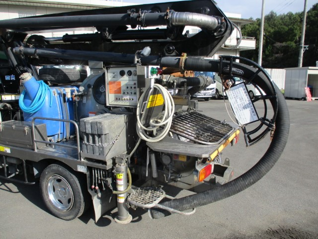 H27日野デュトロ小型コンクリートポンプ スクイーズ式|中古トラックの販売・買取・査定のアイナビ