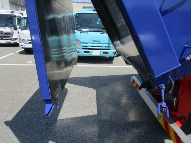 R3 いすゞギガ 25t脱着車 極東製コンテナ付|中古トラックの販売・買取・査定のアイナビ