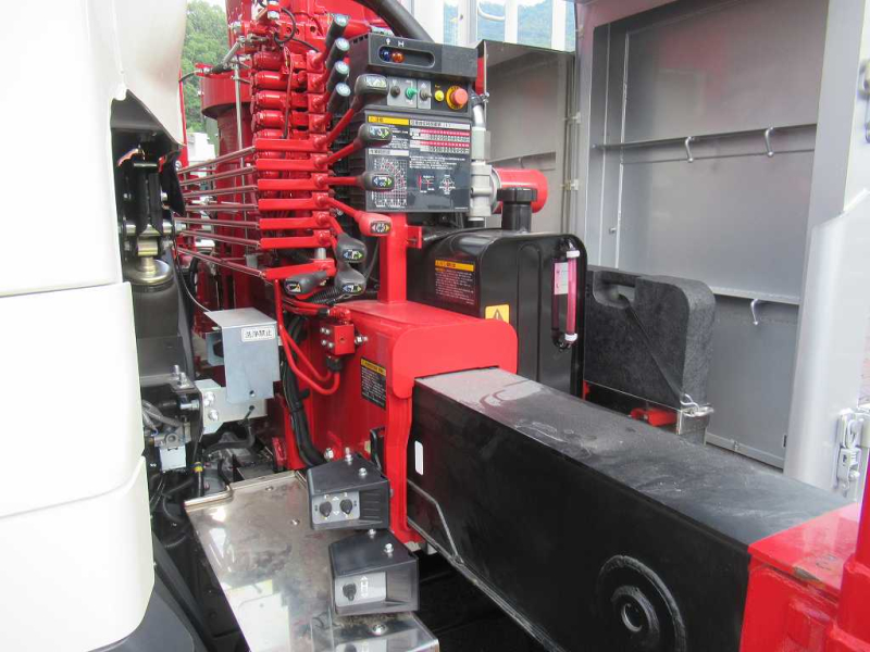 4軸低床 ユニック 4段 ウィンチ ヤハタボデー エアサス|中古トラックの販売・買取・査定のアイナビ