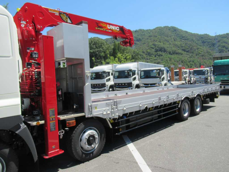 4軸低床 ユニック 4段 ウィンチ ヤハタボデー エアサス|中古トラックの販売・買取・査定のアイナビ