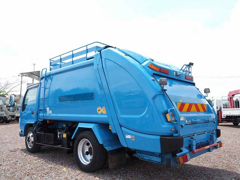 いすゞエルフ新明和プレス式パッカー車5.4立米連続スイッチ|中古トラックの販売・買取・査定のアイナビ