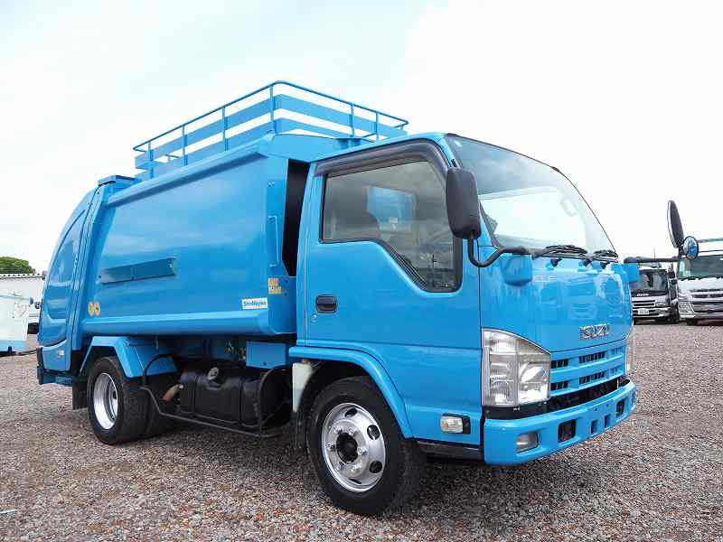 いすゞエルフ新明和プレス式パッカー車5.4立米連続スイッチ|中古トラックの販売・買取・査定のアイナビ