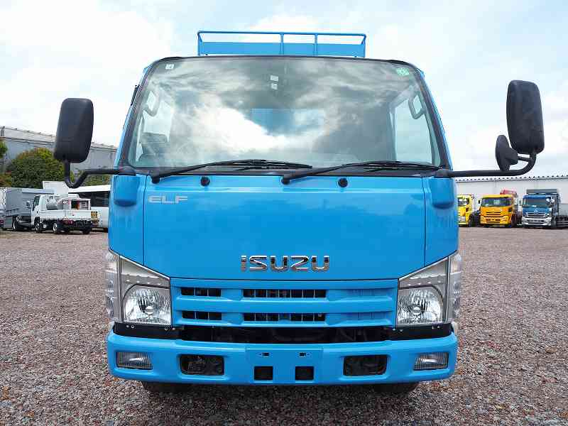いすゞエルフ新明和プレス式パッカー車5.4立米連続スイッチ|中古トラックの販売・買取・査定のアイナビ