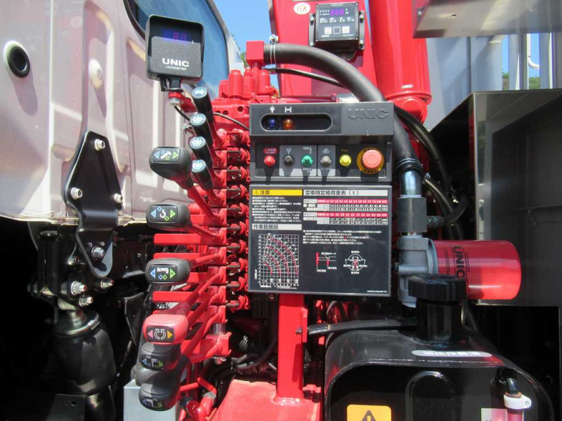 4軸低床 ユニック 4段 ウィンチ ヤハタボデー L8650㎜|中古トラックの販売・買取・査定のアイナビ