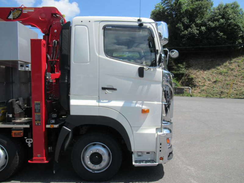 4軸低床 ユニック 4段 ウィンチ ヤハタボデー L8650㎜|中古トラックの販売・買取・査定のアイナビ