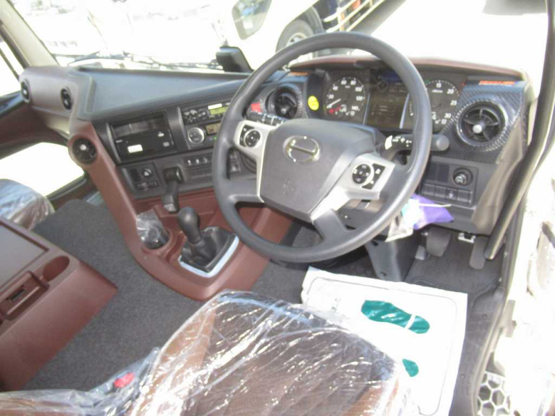 4軸低床 ユニック 4段 ウィンチ ヤハタボデー L8650㎜|中古トラックの販売・買取・査定のアイナビ