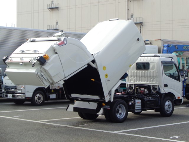 R7 日野デュトロ 回転式塵芥車5.1立米 未使用車|中古トラックの販売・買取・査定のアイナビ