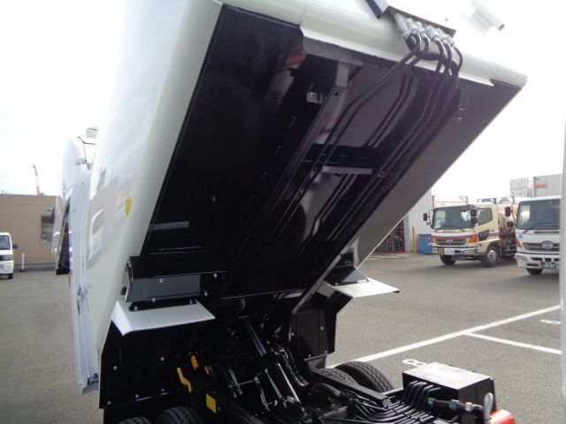 R7 日野デュトロ 回転式塵芥車5.1立米 未使用車|中古トラックの販売・買取・査定のアイナビ