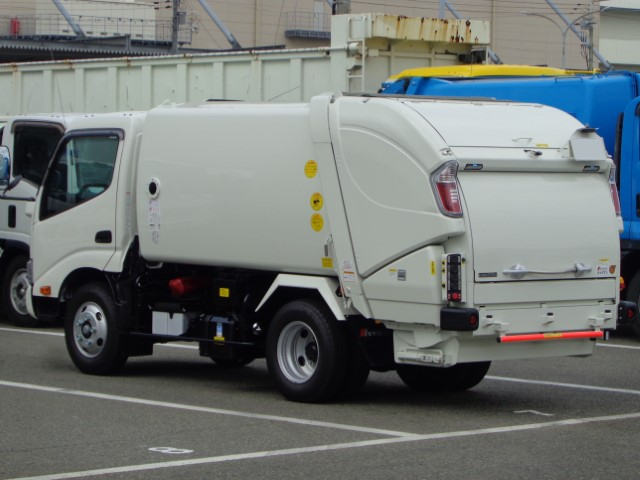R7 日野デュトロ 回転式塵芥車5.1立米 未使用車|中古トラックの販売・買取・査定のアイナビ
