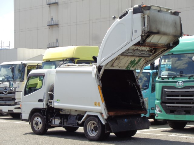 H29 三菱キャンター 新明和製プレス式塵芥車4.3立米|中古トラックの販売・買取・査定のアイナビ
