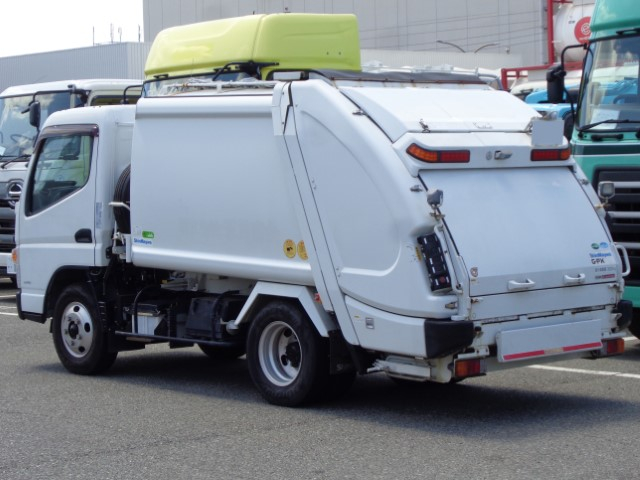 H29 三菱キャンター 新明和製プレス式塵芥車4.3立米|中古トラックの販売・買取・査定のアイナビ