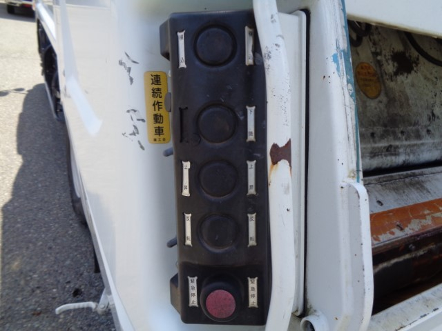 H29 三菱キャンター 新明和製プレス式塵芥車4.3立米|中古トラックの販売・買取・査定のアイナビ