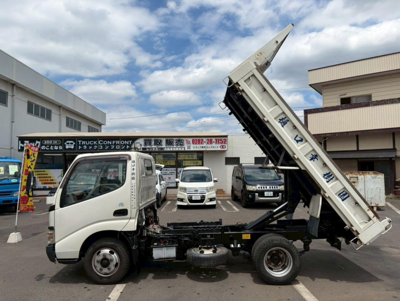 車検付き(R8/10/11まで)全低床MT極東4ナンバー2トン積載|中古トラックの販売・買取・査定のアイナビ